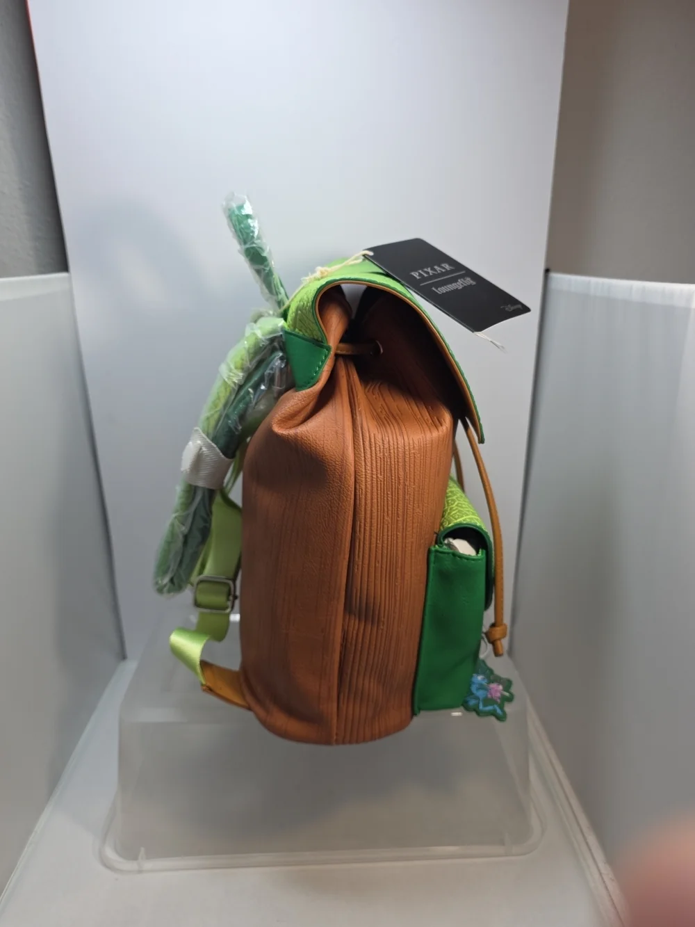Loungefly Disney Pixar A Bug's Life Leaf Mini Backpack NWT - Picture 4 of 6